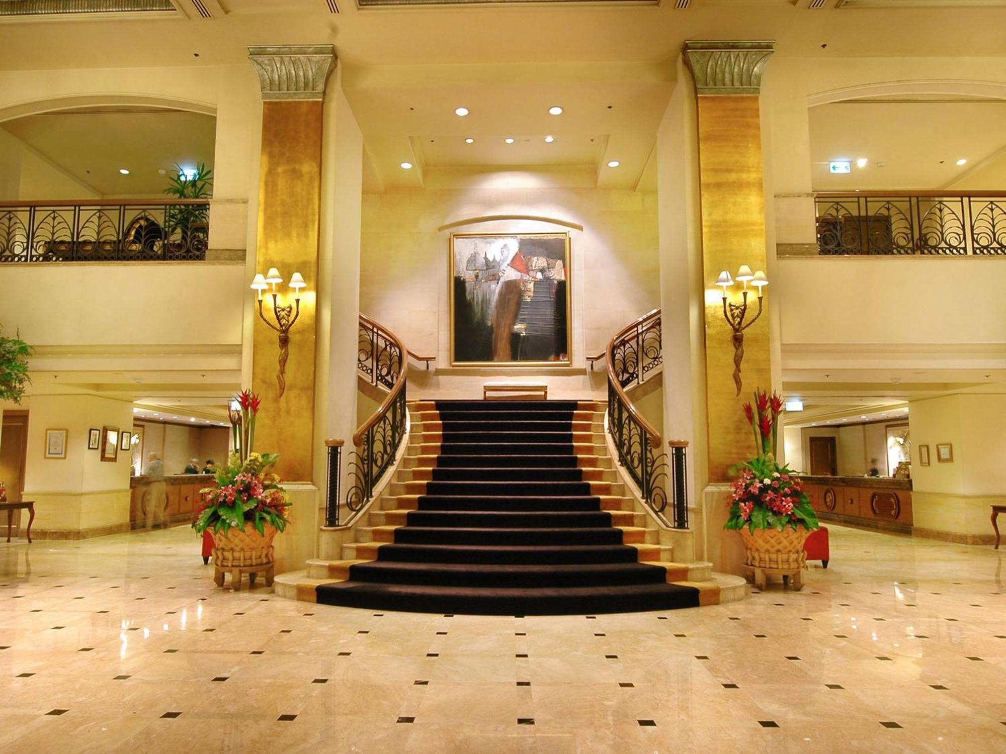 Hotel Borobudur 5*